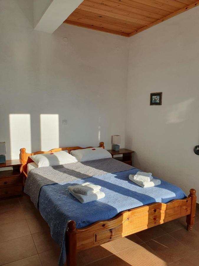 Babis & Popi Rooms And Studios Frangocastelo ภายนอก รูปภาพ