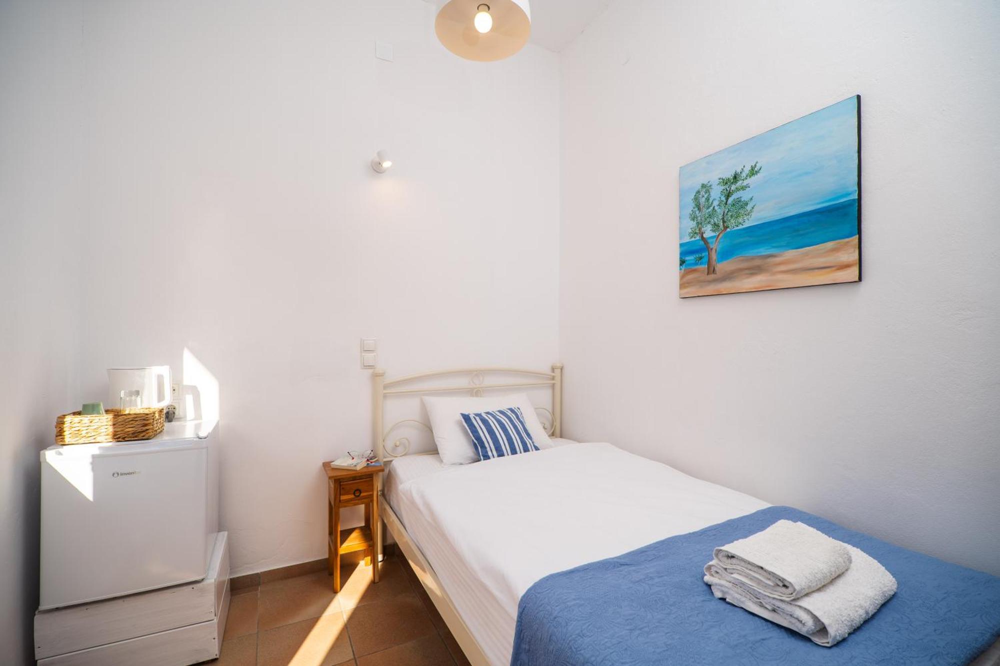 Babis & Popi Rooms And Studios Frangocastelo ภายนอก รูปภาพ