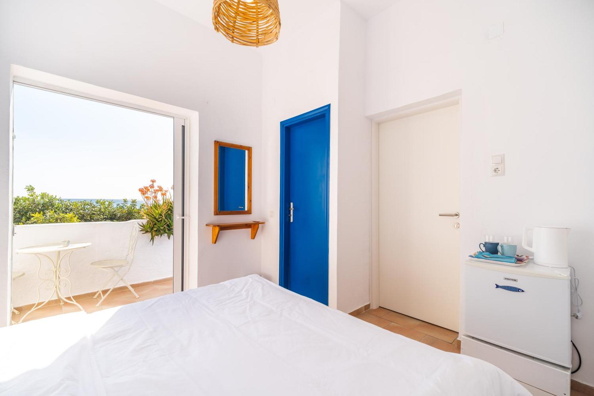 Babis & Popi Rooms And Studios Frangocastelo ภายนอก รูปภาพ
