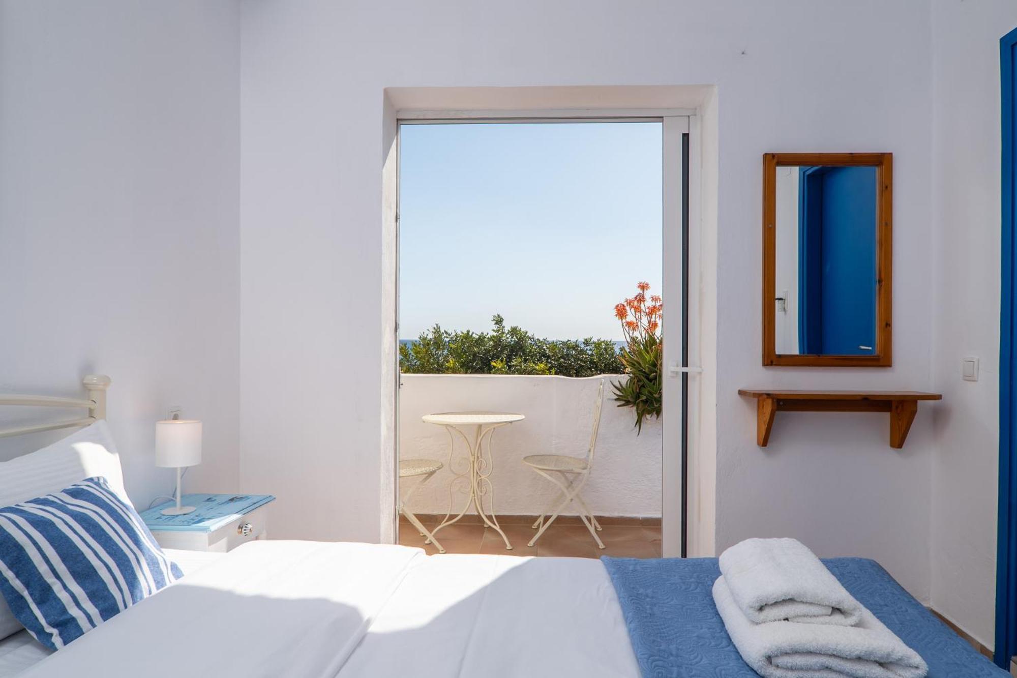 Babis & Popi Rooms And Studios Frangocastelo ภายนอก รูปภาพ